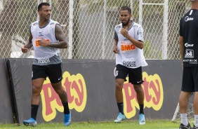 Michel e Everaldo durante atividades do Corinthians nesta quinta-feira no CT Joaquim Grava