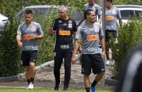 Ramiro, Tiago e Gabriel durante atividades do Corinthians nesta quinta-feira no CT Joaquim Grava