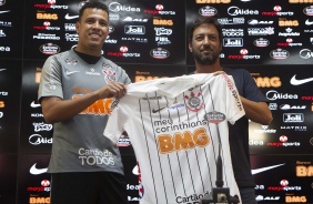 Sidcley  ofcialmente  novo lateral esquerdo do Corinthians