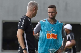 Tiago Nunes e Luan durante o treinamento desta quarta-feira no CT Joaquim Grava