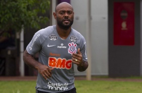 Vagner Love durante atividades do Corinthians nesta quinta-feira no CT Joaquim Grava