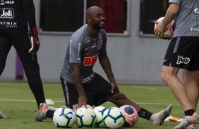 Vagner Love durante o treinamento desta quarta-feira no CT Joaquim Grava