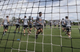 Elenco corinthiano no treino desta manhã no CT Joaquim Grava