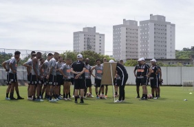 Elenco do Timão no treino desta manhã no CT Joaquim Grava