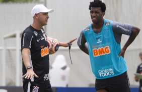 Tiago Nunes e Gil no treino desta manhã no CT Joaquim Grava