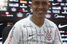 Victor Cantillo  oficialmente apresentado no CT Joaquim Grava