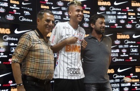 Victor Cantillo na coletiva de sua apresentação como jogador do Corinthians