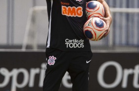 Técnico Tiago no treino desta manhã no CT Joaquim Grava