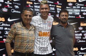 Apresentação oficial de Victor Cantillo no CT Joaquim Grava