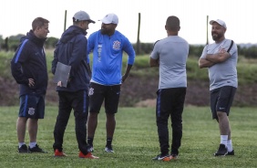 Coelho e comissão técnica no treino do Sub-20 para duelo contra o Cuiabá, pela Copinha
