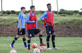 Mantuan, Adson e Cauê no treino do Sub-20 para duelo contra o Cuiabá, pela Copinha