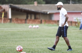Técnico Coelho no treino do Sub-20 para duelo contra o Cuiabá, pela Copinha