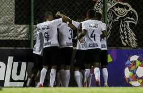 Elenco do Timozinho comemora gol no jogo contra o Cuiab, pela Copinha 2020