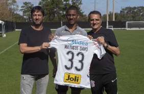 Davó é apresentado oficialmente como jogador do Corinthians