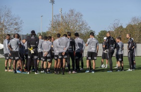 Elenco reunido no treinamento em solo americano em preparao para primeiro na Flrida