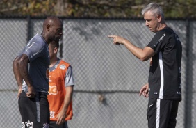 Love e Tiago Nunes no primeiro treino do Corinthians nos EUA