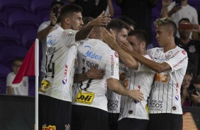 Elenco comemora os gols de Luan contra o New York City, pela Florida Cup