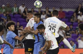 Richard e Avelar em jogada area contra  o New York City, pela Florida Cup