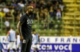 Técnico Coelho durante vitória sobre o Athletico-PR, pela Copinha 2020