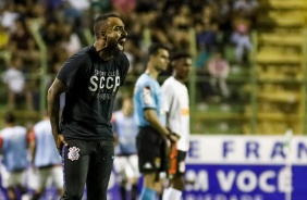 Treinador Coelho durante vitória sobre o Athletico-PR, pela Copinha 2020