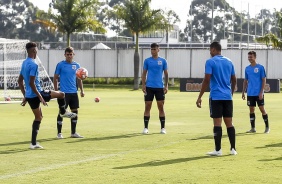 Elenco do Sub-20 treina para duelo pela semifinal da Copinha