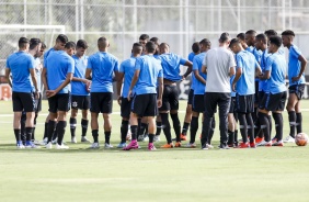 Jogadores do Sub-20 treinando para duelar pela semifinal da Copinha