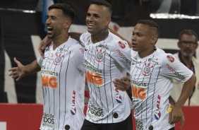 Camacho, Luan e Janderson na vitria sobre o Botafogo-SP, pelo Paulisto