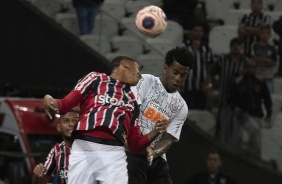 Gil em jogada contra o Botafogo-SP, pelo Campeonato Paulista 2020