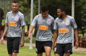Luan, Sidcley e Everaldo no treino deste sábado no CT Joaquim Grava