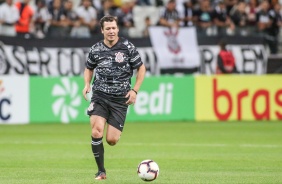 Anderson Polga durante jogo festivo na Arena Corinthians