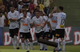 Corinthianos durante comemoração do gol no jogo contra o Mirassol