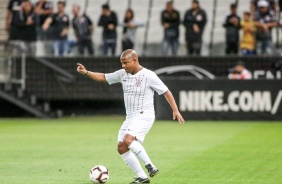 Marcelinho Carioca participou do jogo comemorativo na Arena Corinthians