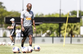 Atacante Vagner Love no CT Joaquim Grava