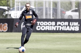 Goleiro Walter no CT Joaquim Grava