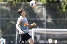 Mateus Vital treina no CT Joaquim Grava