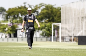 Tcnico do Corinthians, Tiago Nunes em treino no CT Joaquim Grava