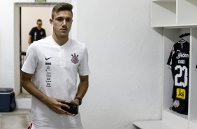 Lucas Piton nos vestirios do Moiss Lucarelli antes da partida do Corinthians