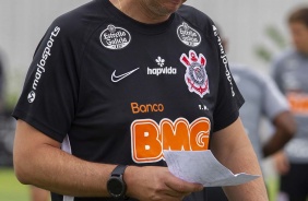 Tiago Nunes comandou o treino da manh de sbado antes do clssico contra o Santos