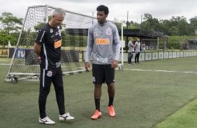 Tiago Nunes e Gil durante treino da manh de sbado antes de clssico contra o Santos