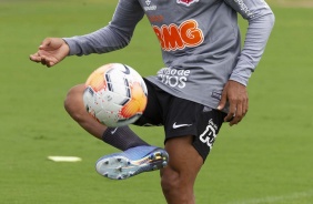 Everaldo em treino da manhã desta terça-feira