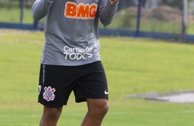 Everaldo em treino desta terça-feira no CT Joaquim Grava