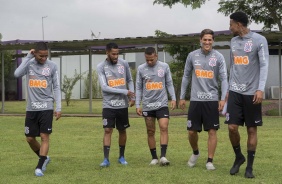 Madson, Everaldo, Janderson, Vital e Gustavo caminham no CT Joaquim Grava