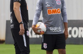 Tiago Nunes e Camacho durante o treino desta tera-feira no CT Joaquim Grava