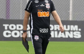 Tiago Nunes em treino do Corinthians desta tera-feira