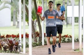 Danilo Avelar durante treino do Corinthians na manh desta quinta-feira