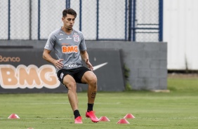 Danilo Avelar em ao no treino do Corinthians na manh desta quinta-feira