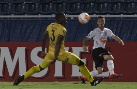 Lucas Piton em ação contra o Guaraní-PAR