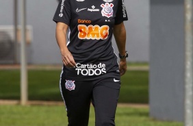 Ana Carolina Corte, mdica do Corinthians, durante o treino da manh desta sexta-feira