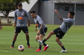 Camacho, Fagner e Sidcley durante o treino da tarde desta sexta-feira