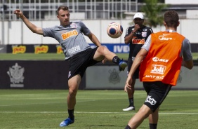 Carlos Augusto durante atividade no treino da manh desta sexta-feira